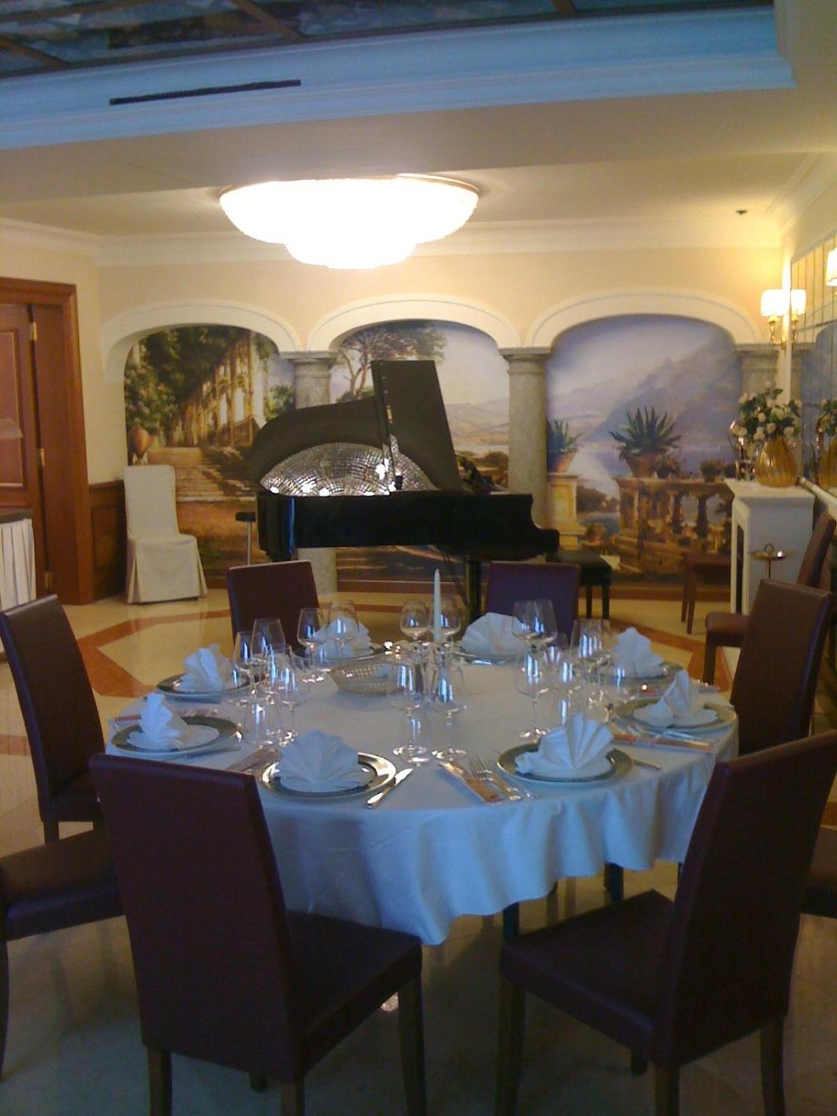 Albergo Corona Domodossola Zewnętrze zdjęcie
