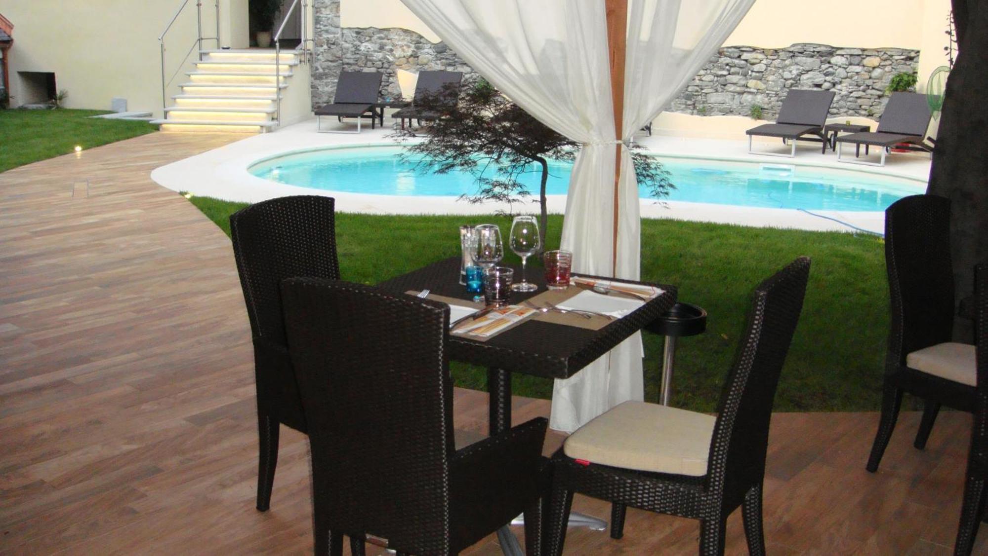 Albergo Corona Domodossola Zewnętrze zdjęcie