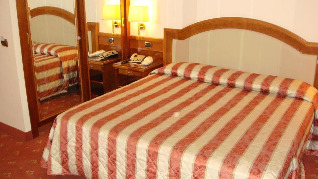 Albergo Corona Domodossola Pokój zdjęcie