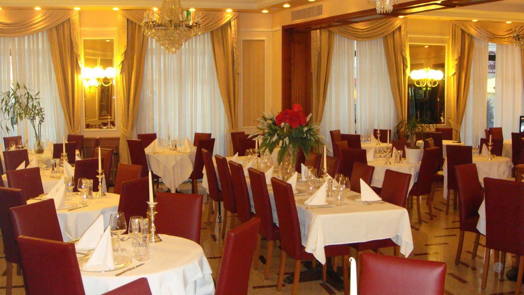 Albergo Corona Domodossola Zewnętrze zdjęcie