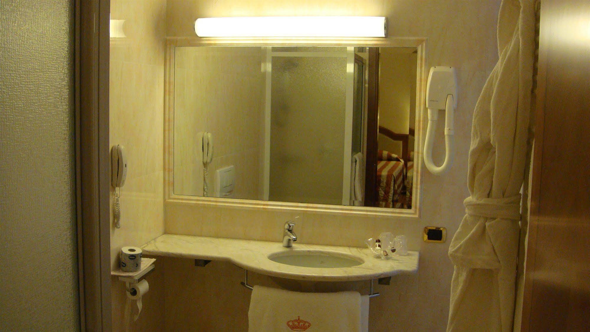 Albergo Corona Domodossola Zewnętrze zdjęcie