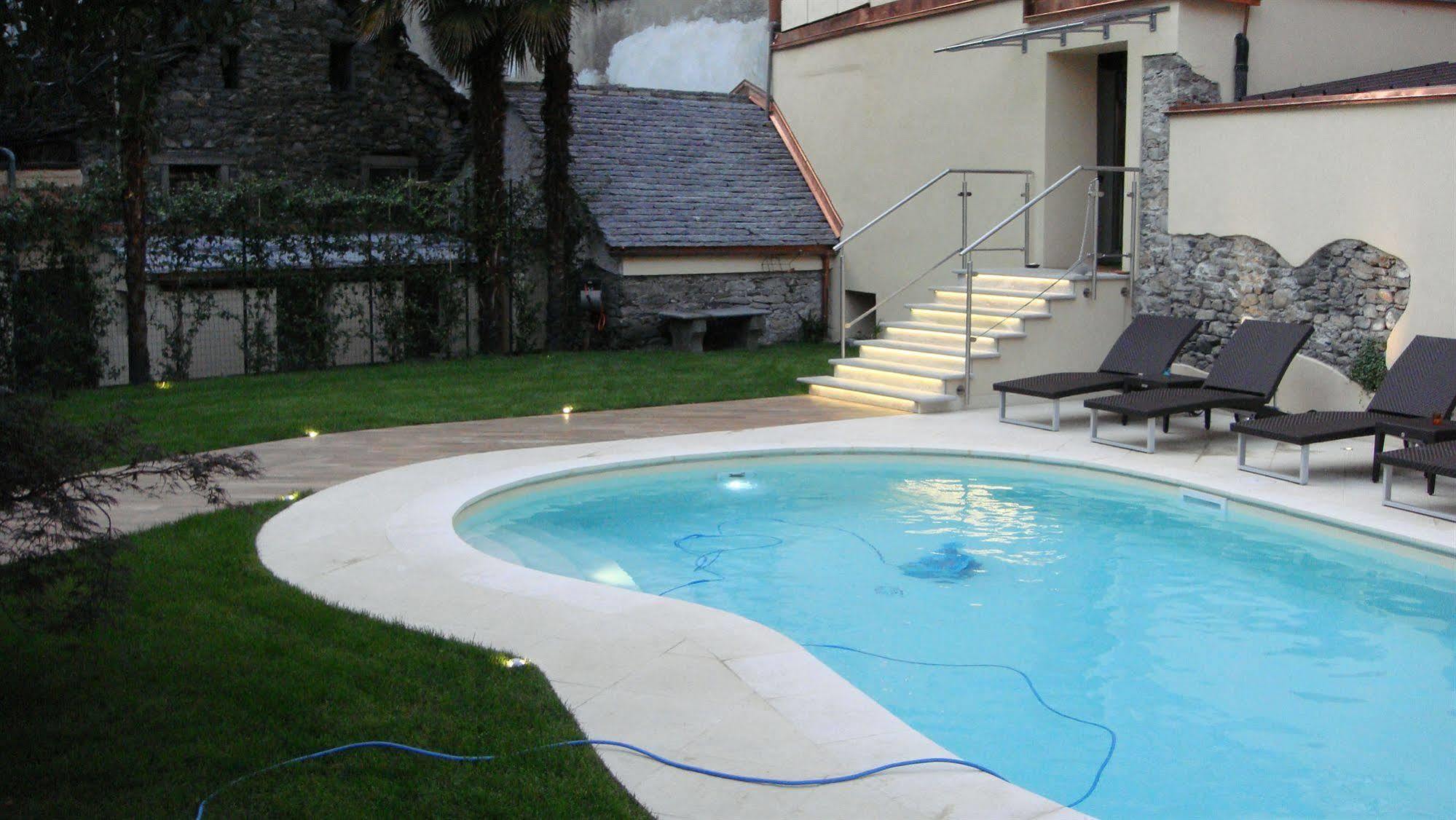 Albergo Corona Domodossola Zewnętrze zdjęcie